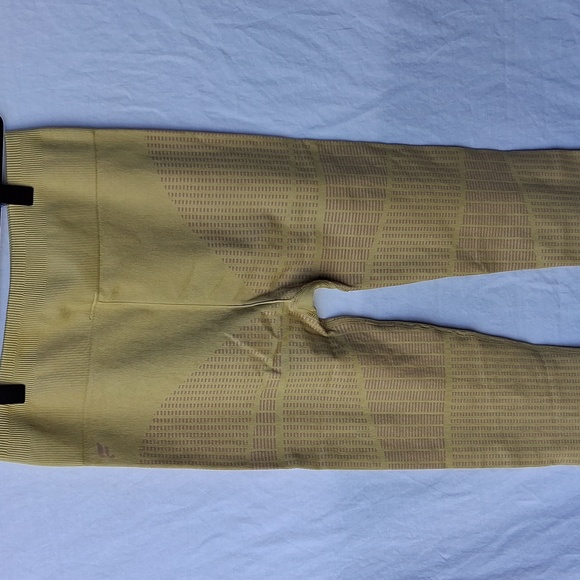 Fabletics Yellow Seamless Leggings Size S - Picture 8 of 16